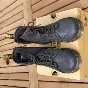 Dr. Martens Delaney glitter, black/blue, Core Kids great condition